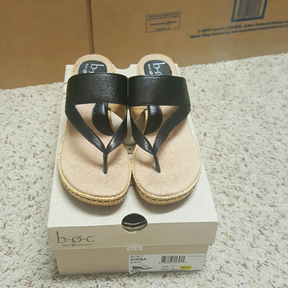 Born sandals